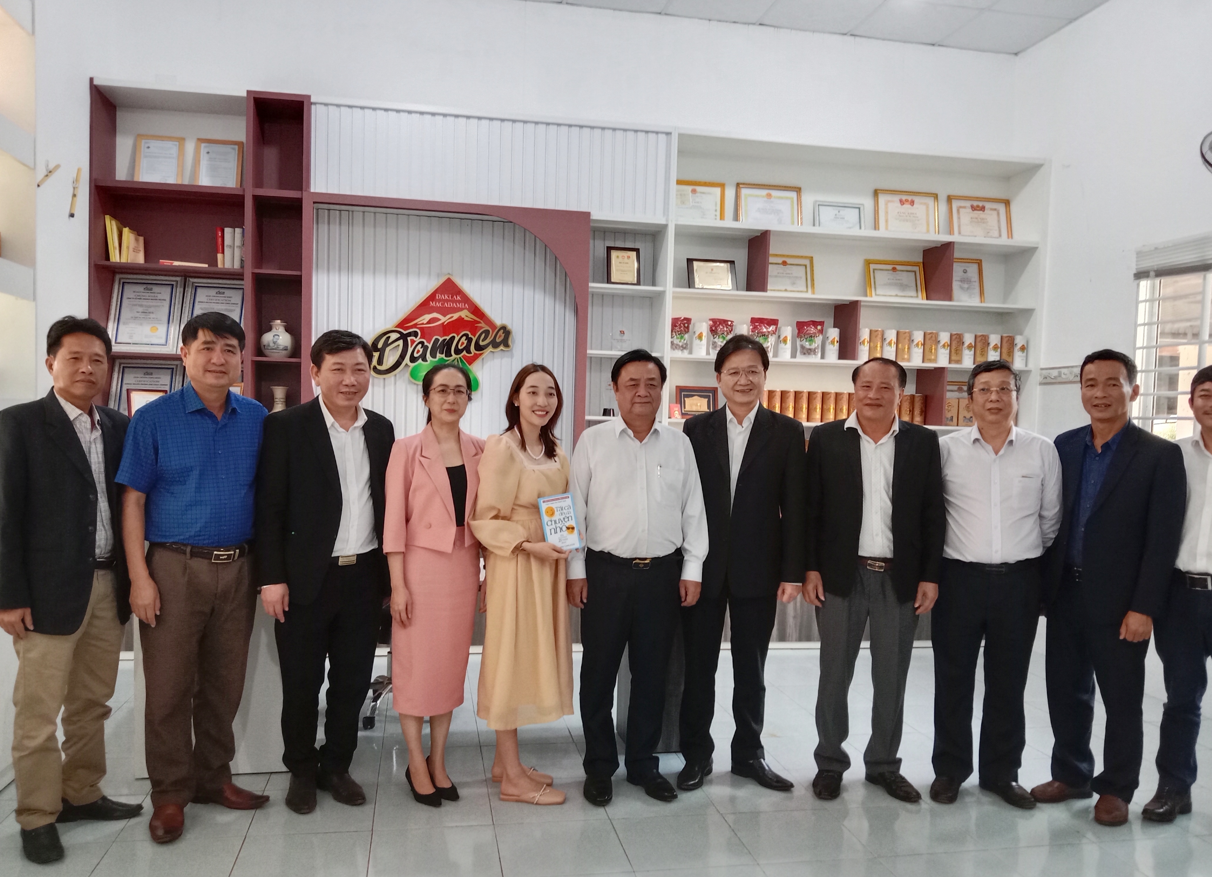 Đoàn công tác của Bộ trưởng Bộ Nông nghiệp và Phát triển nông thôn thăm và làm việc tại huyện Krông Năng