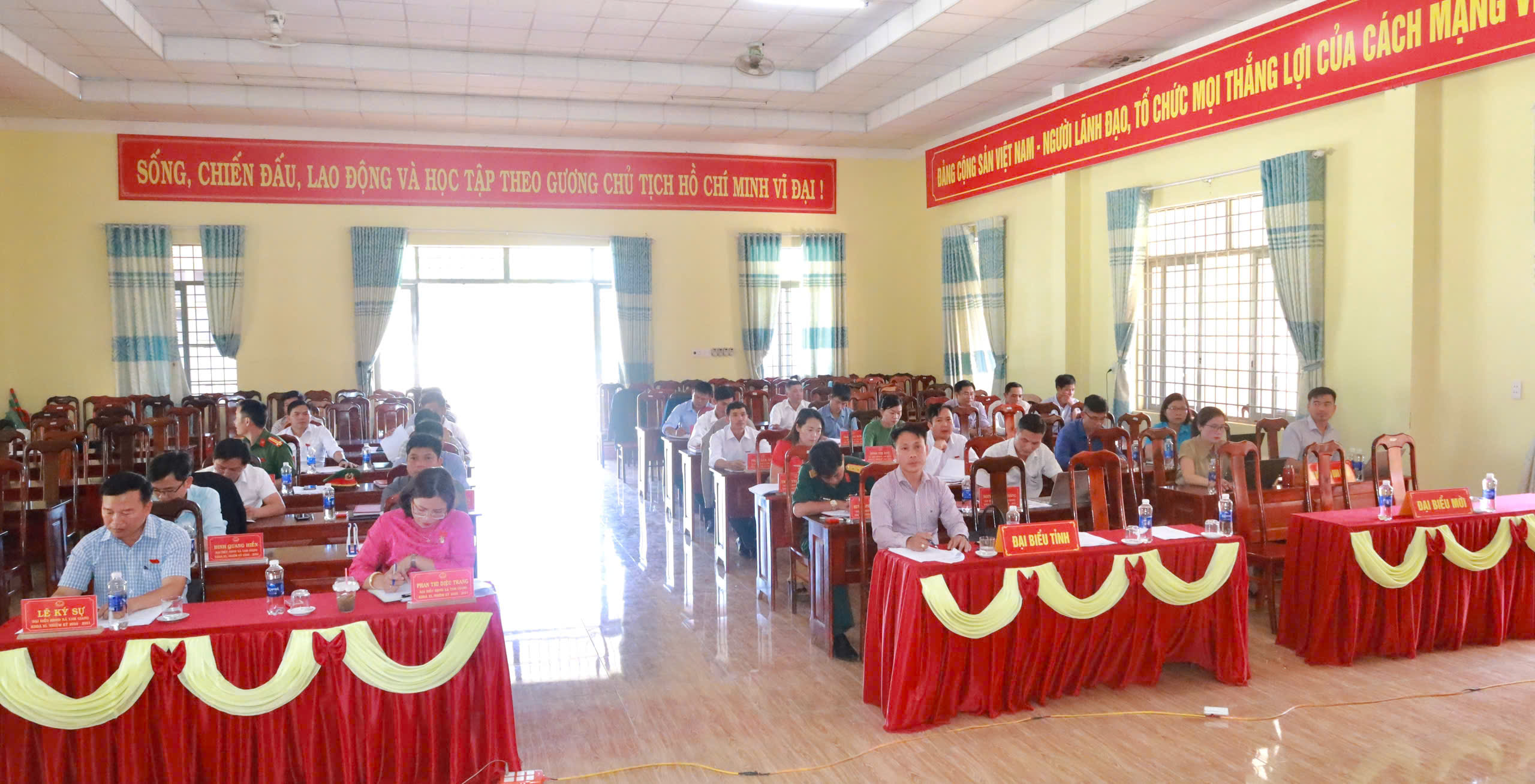 HĐND xã Tam Giang, tỉnh Đăk Lăk tổ chức Kỳ họp thứ nhất khóa XI, nhiệm kỳ 2026 - 2031