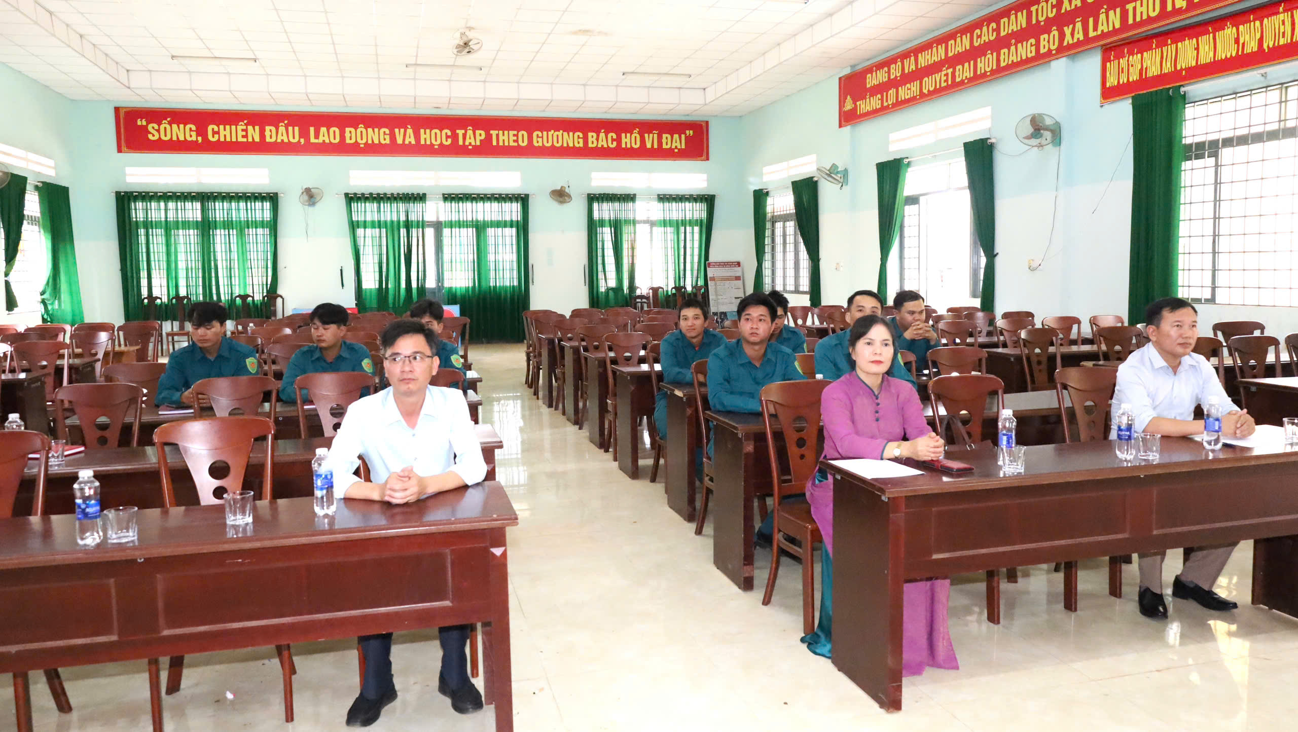 CHI BỘ QUÂN SỰ XÃ TAM GIANG TỔ CHỨC LỄ KẾT NẠP ĐẢNG VIÊN MỚI