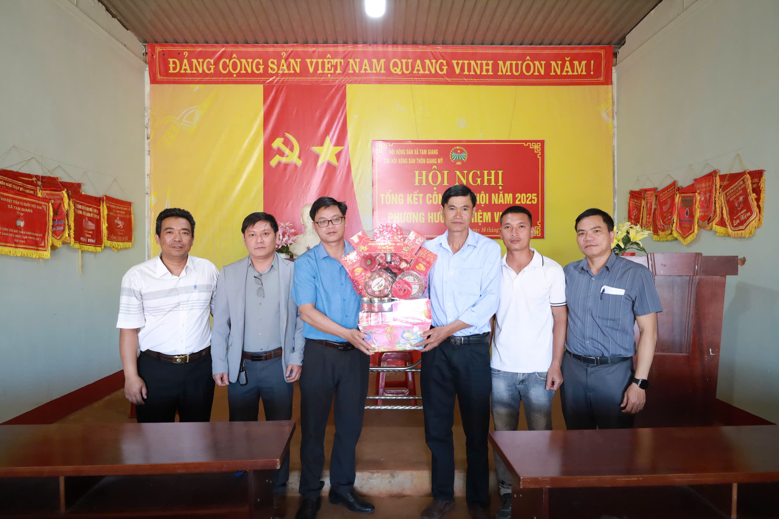 Đoàn công tác của Đảng ủy – HĐND – UBND – Uỷ ban MTTQ Việt Nam xã Tam Giang, tỉnh Đăk Lăk thăm, chúc Tết cơ sở tôn giáo, các thôn; người có công với cách mạng