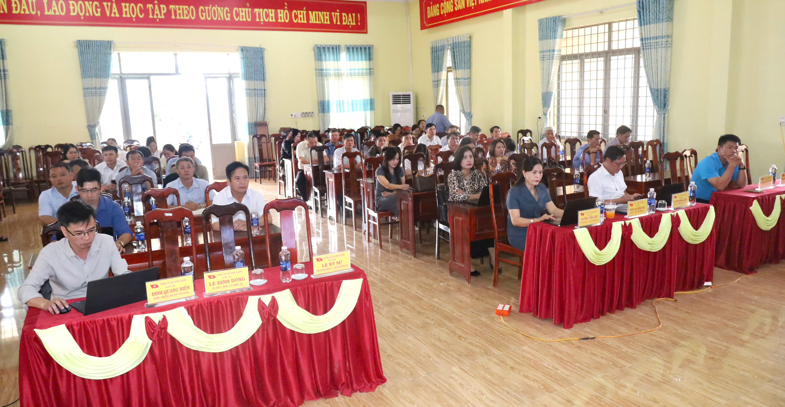 Hội nghị toàn quốc nghiên cứu, học tập, quán triệt và triển khai thực hiện Nghị quyết Hội nghị lần thứ ba Ban Chấp hành Trung ương Đảng khóa XIV