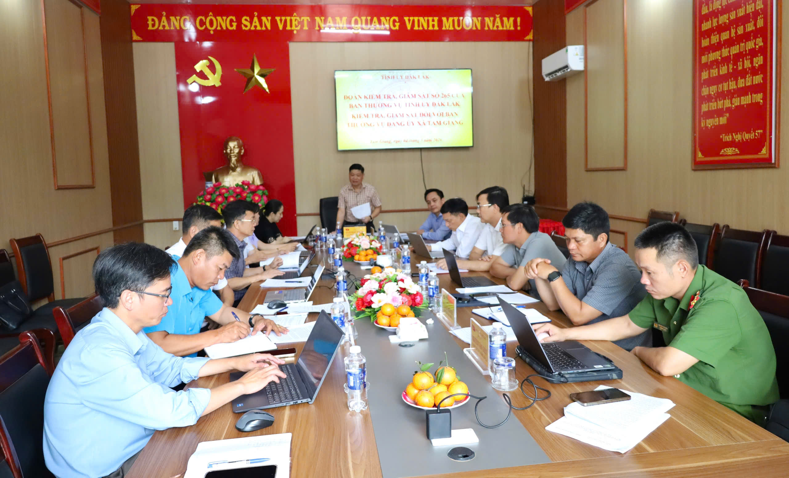 ĐOÀN KIỂM TRA, GIÁM SÁT SỐ 265 CỦA TỈNH ỦY ĐẮK LẮK LÀM VIỆC VỚI BAN THƯỜNG VỤ ĐẢNG ỦY XÃ TAM GIANG