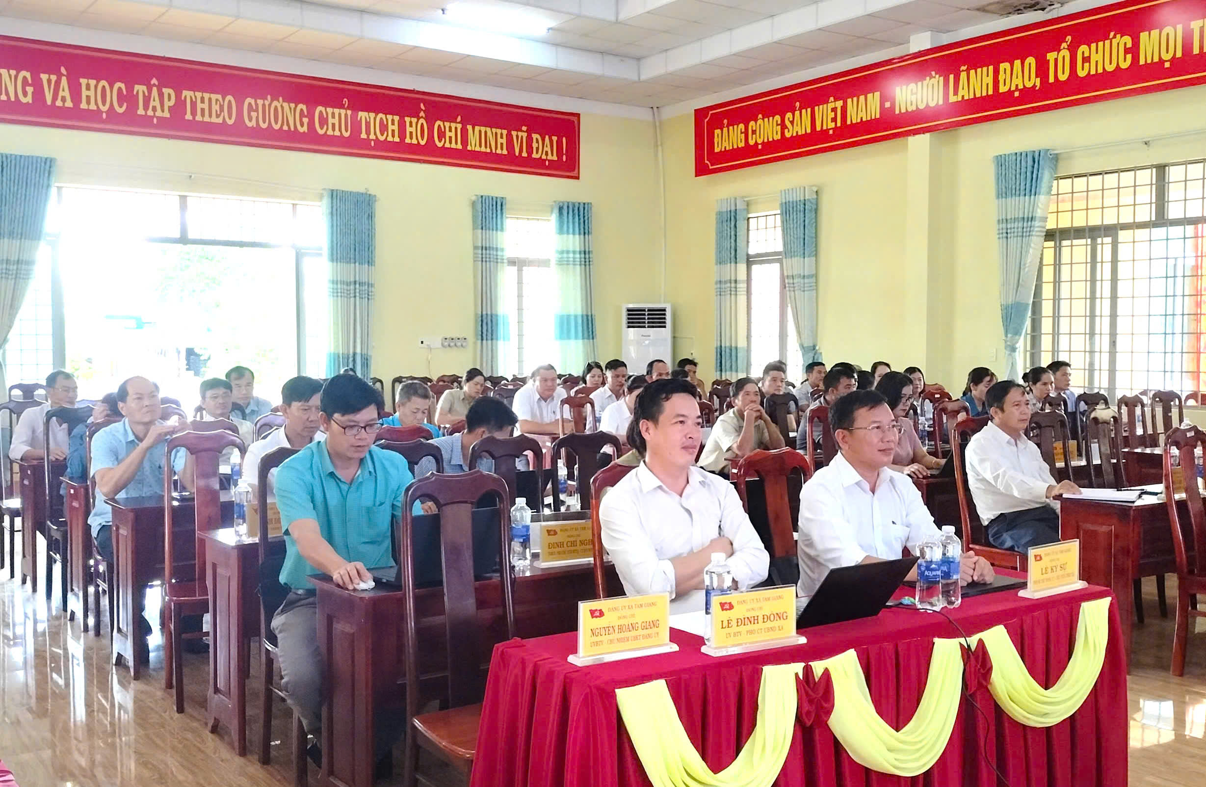 HỘI NGHỊ BAN CHẤP HÀNH ĐẢNG BỘ XÃ TAM GIANG LẦN THỨ TƯ (MỞ RỘNG): ĐÁNH GIÁ KẾT QUẢ 6 THÁNG ĐẦU NĂM VÀ SƠ KẾT 01 NĂM VẬN HÀNH MÔ HÌNH CHÍNH QUYỀN ĐỊA PHƯƠNG 02 CẤP